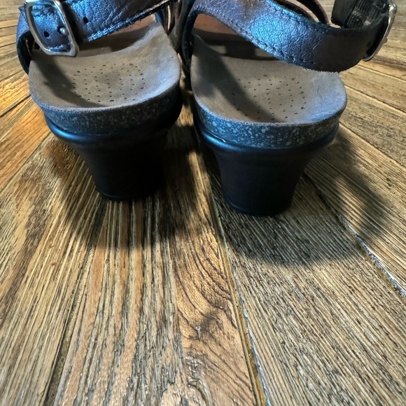 SAS size 9 N metallic leather strappy sandals low heel bronze brown Allegro - Picture 12 of 13